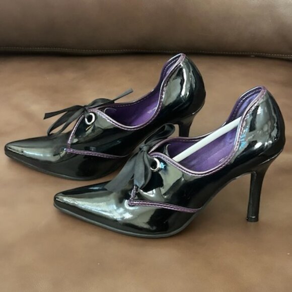 NIB Endora Witch Pumps Pointy Toe Witchy Shoes Victorian Style Shoes - Picture 1 of 14